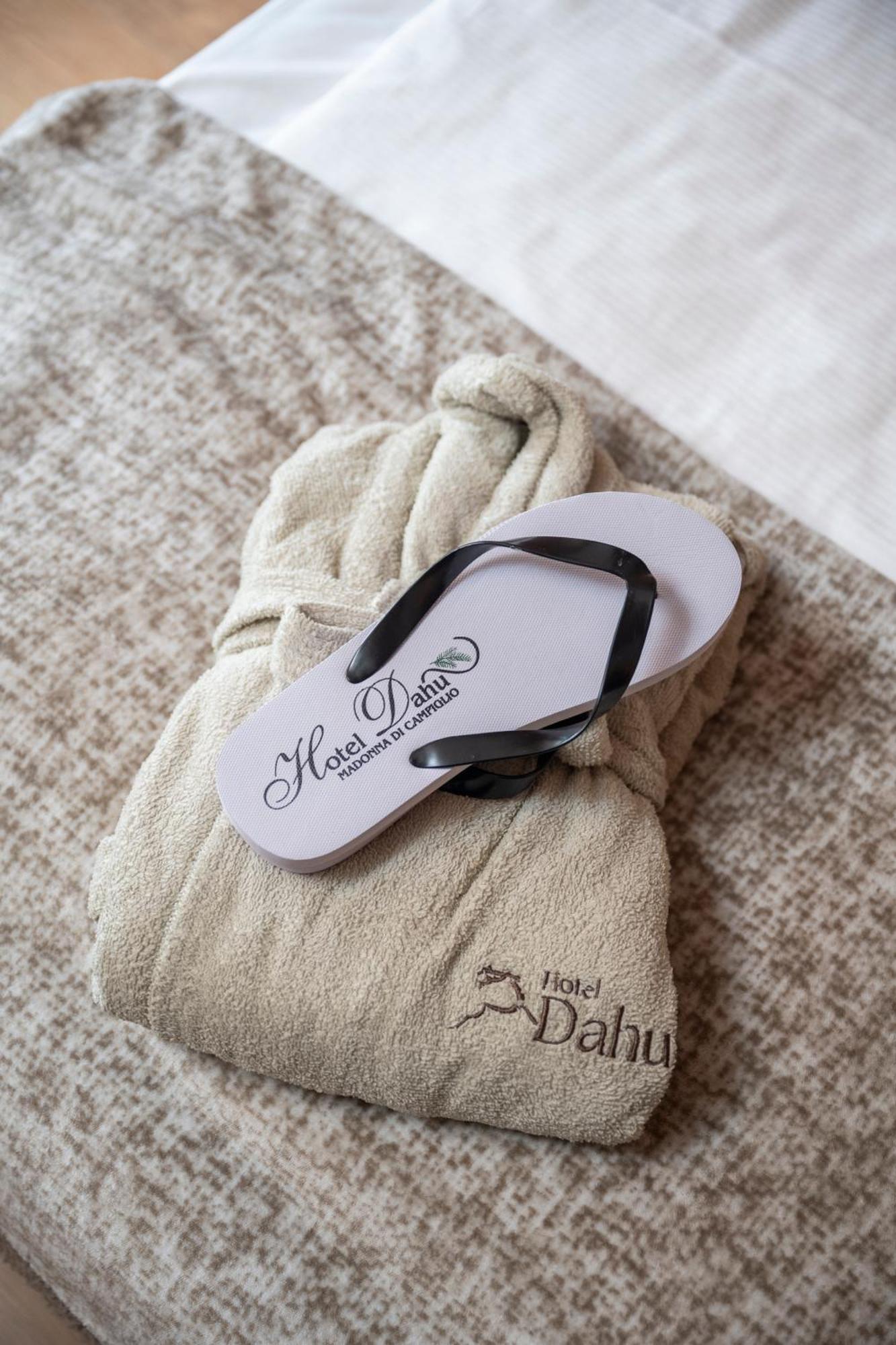 Hotel Dahu Madonna Eksteriør bilde
